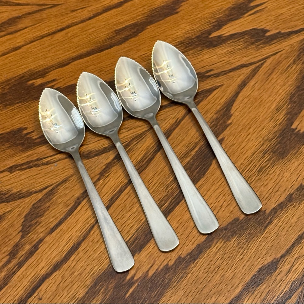 21 Update 4 Fruit Grapefruit Spoons Stainless Flatware